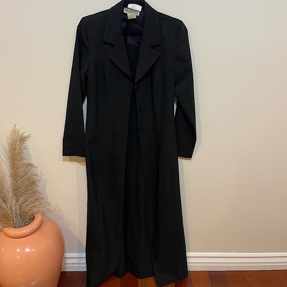 Vintage Lapeled Black Trench Coat